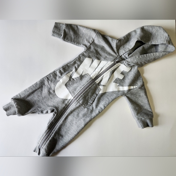 6 Months Nike One Piece Outfit - Picture 1 of 6